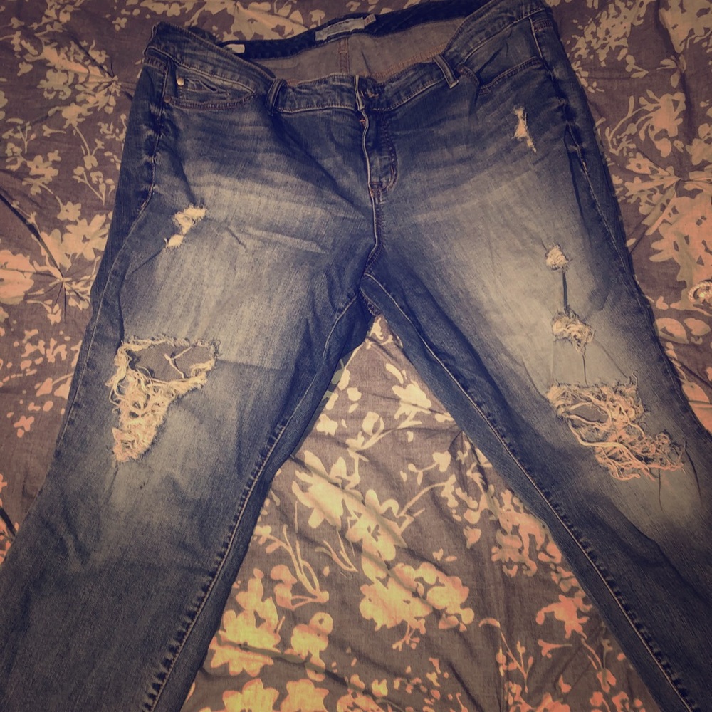 Torrid Distressed Skinny Jeans/ US 22R